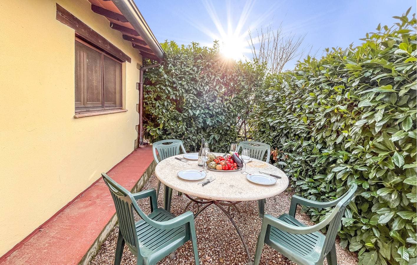 Foto 3 von 38: Gemütliche Ferienwohnung mit Pool, Garten und Parkplatz
