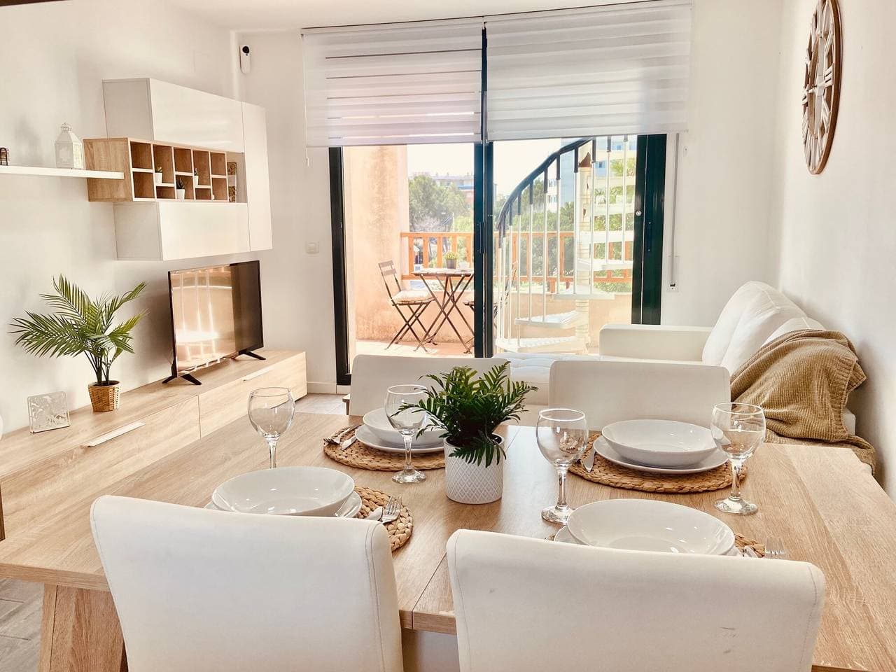 Foto 8 von 45: Ferienwohnung 'Atico Solarium La Cala' mit Meerblick, WLAN und Klimaanlage