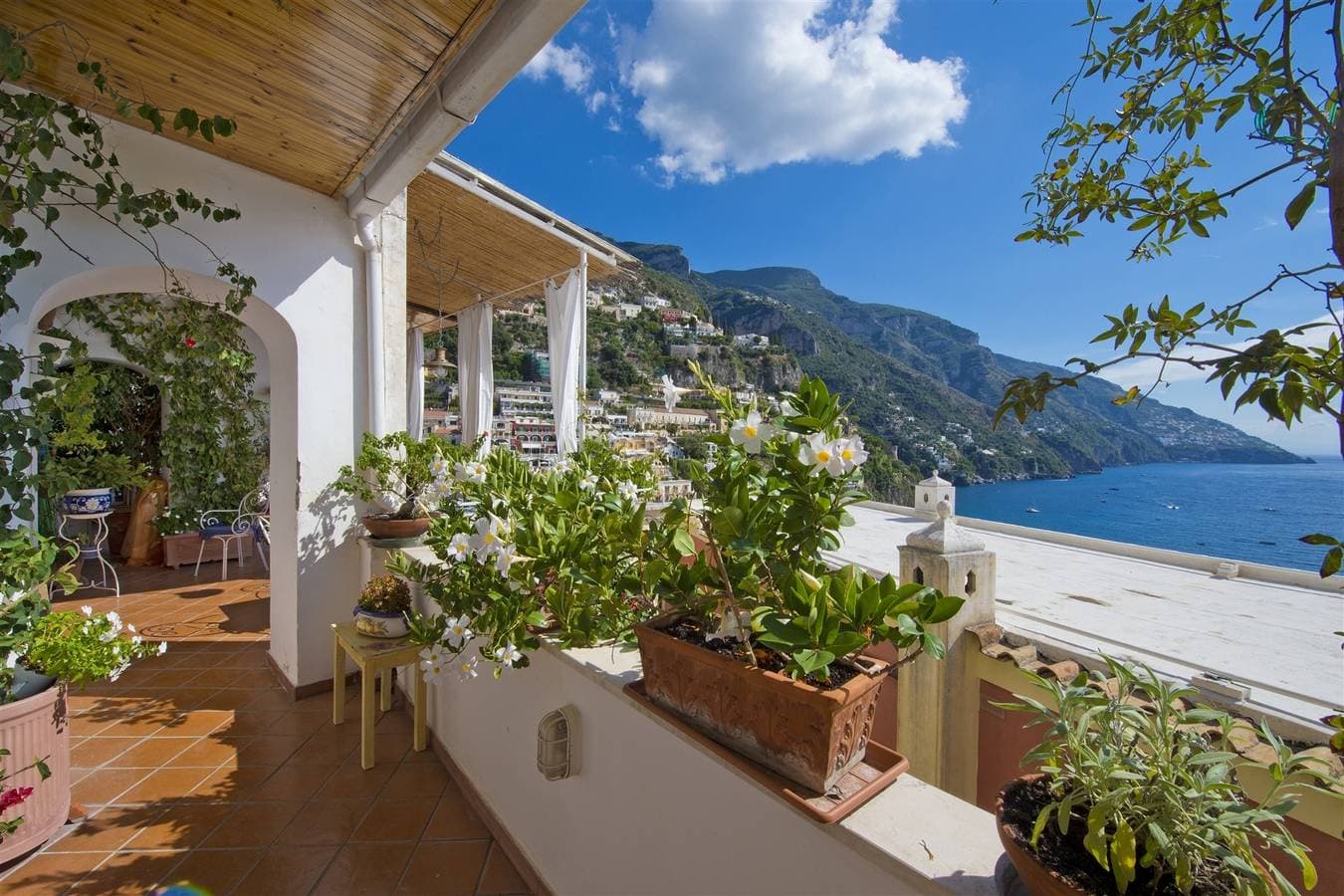 Foto 7 von 47: Villa für 6 Personen mit Terrasse