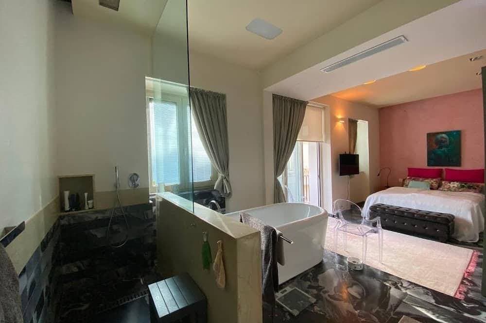 Foto 2 von 19: Exclusive Duplex Penthouse with Jacuzzi and Panoramic Views in Valletta