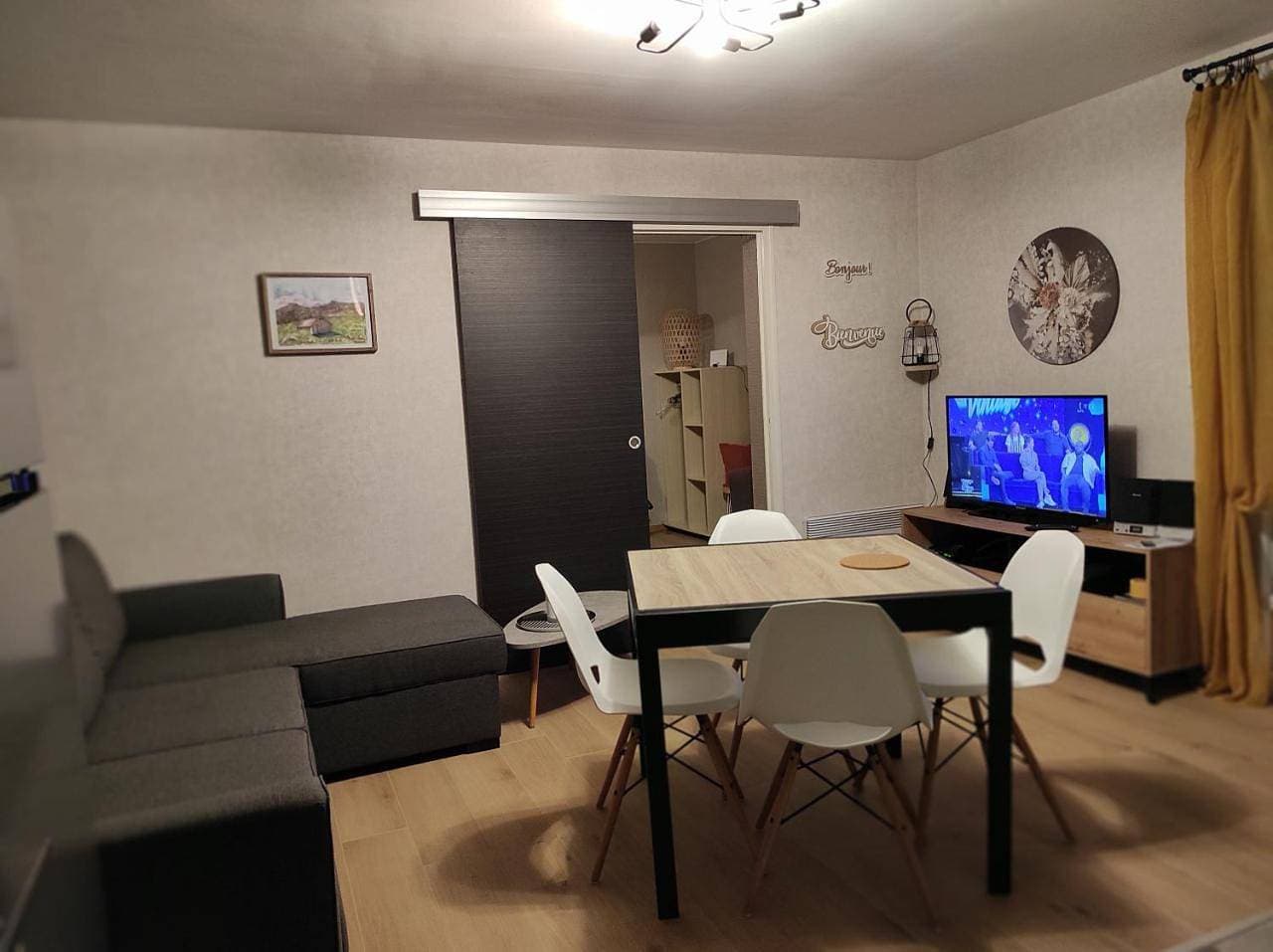Foto 10 von 48: Two-Bedroom Apartment