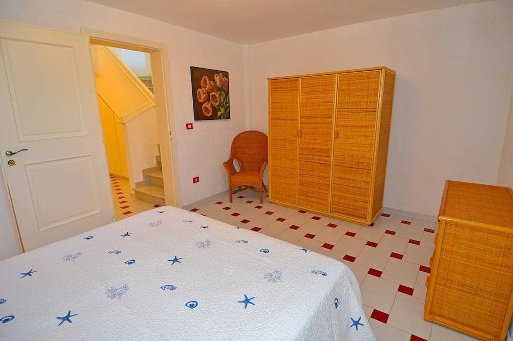 Foto 4 von 30: Luxusvilla mit großer Terrasse und Garten mit Meerblick