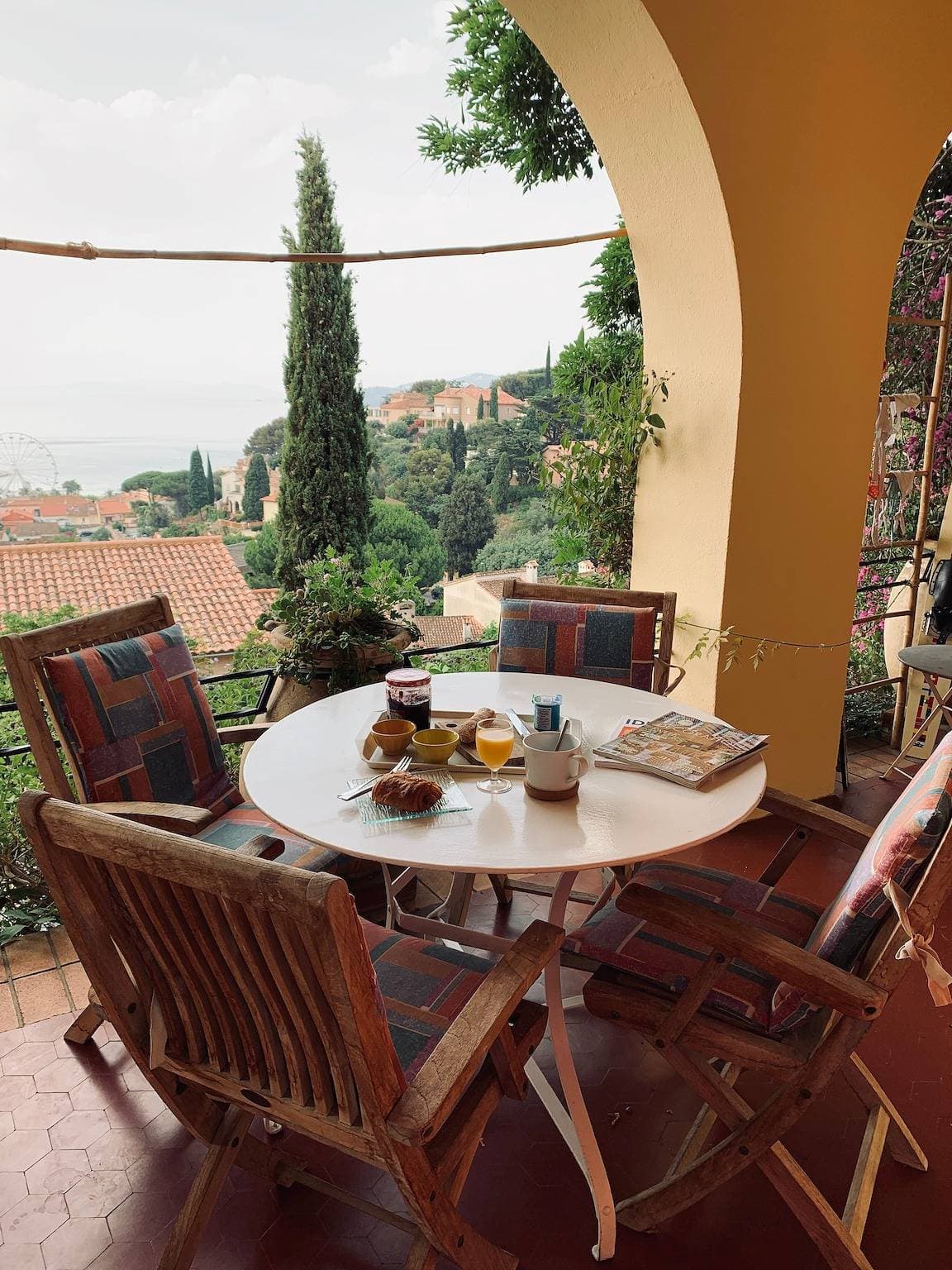 Foto 11 von 31: Bed & Breakfast 'Chambre Canisses' mit Meerblick, Gemeinschaftspool und WLAN