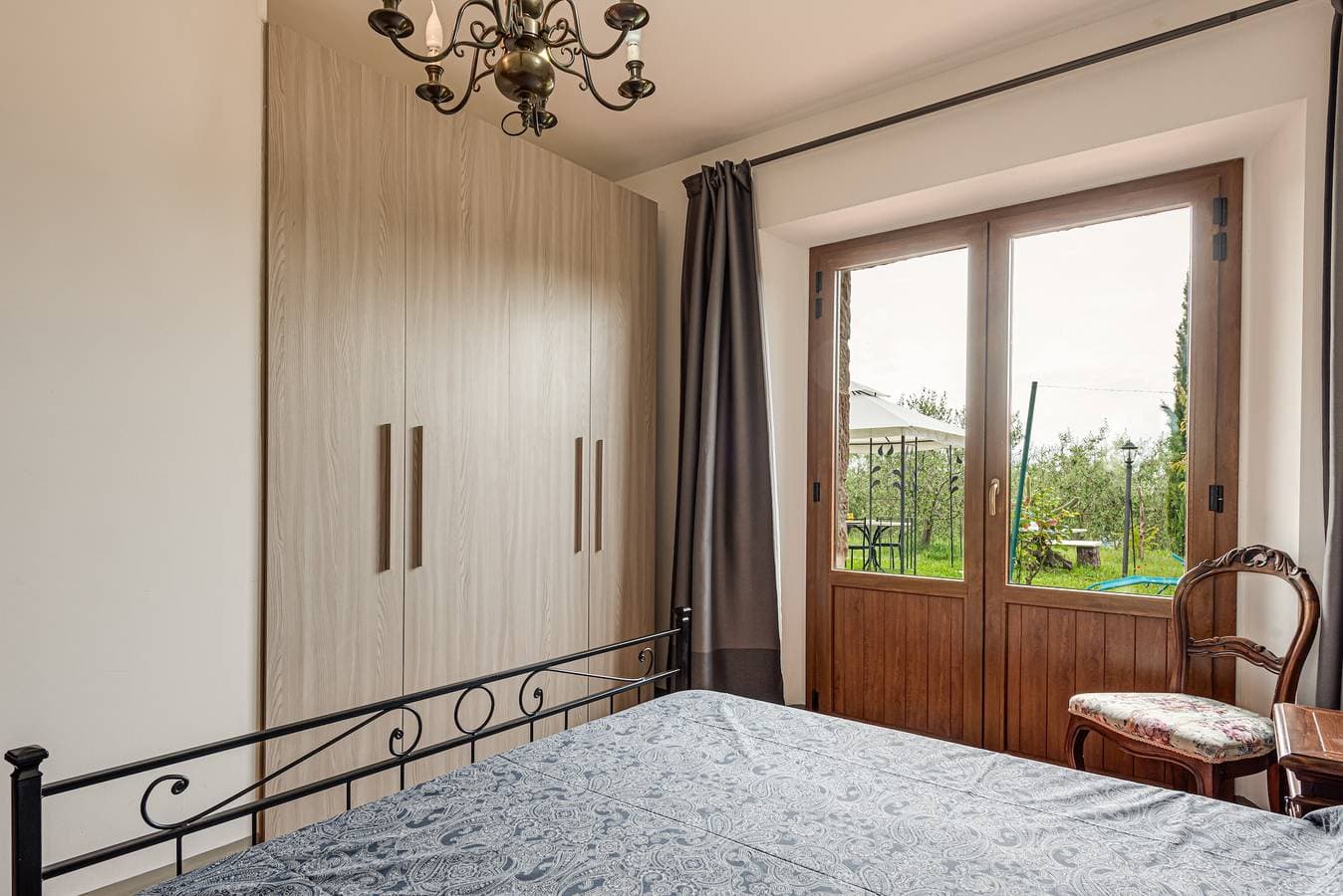 Foto 5 von 24: Ferienwohnung 'Il Cerro La Capanna Piano Terra' mit Gemeinschaftspool und Gemeinschaftsgarten