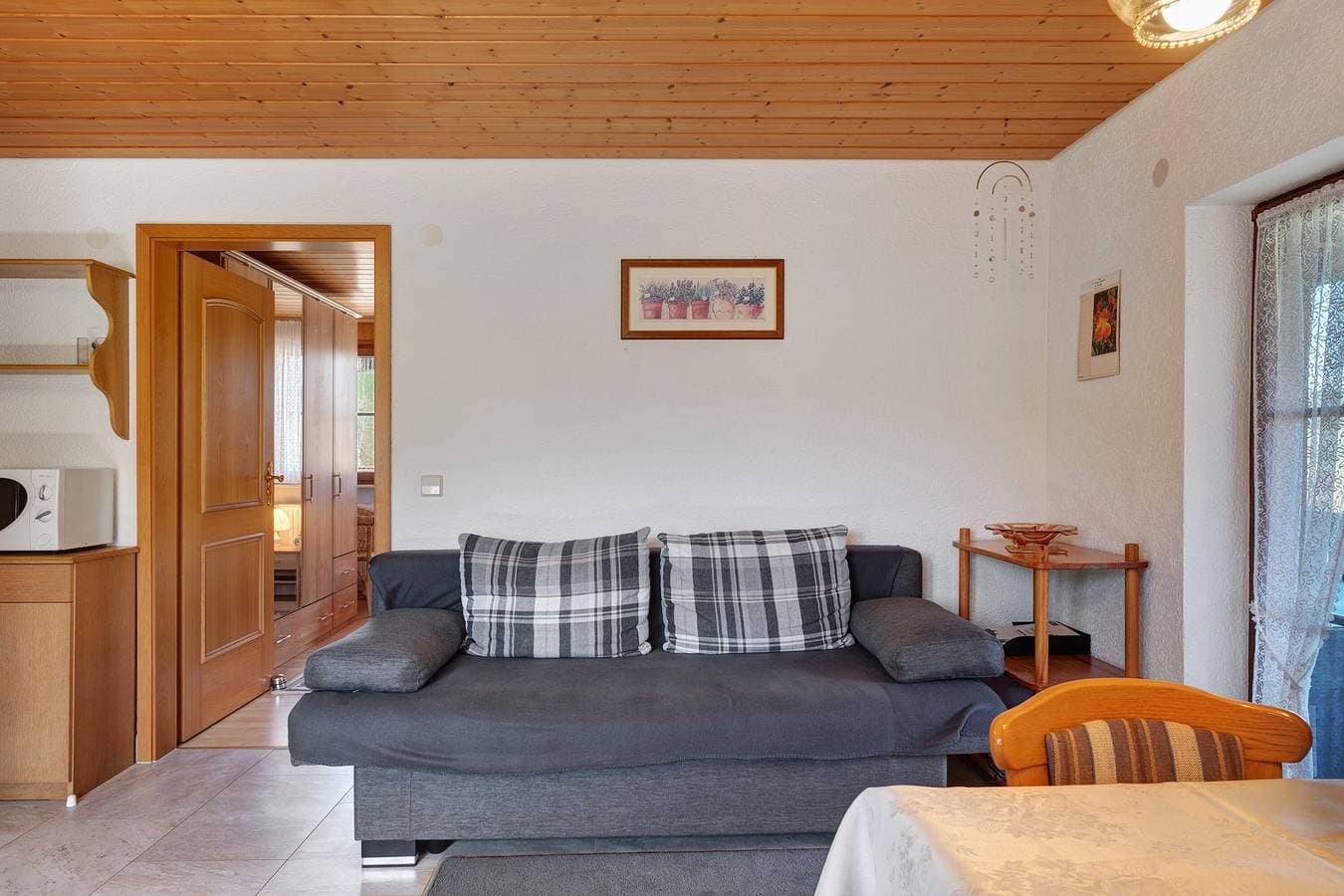 Foto 9 von 35: Ferienwohnung 'Armbruster' mit Gemeinschaftsterrasse, Gemeinschaftsgarten und Wi-Fi