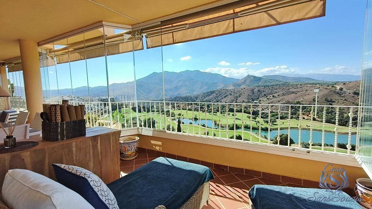 Foto 4 von 52: Three-Bedroom Apartment with Mountain View