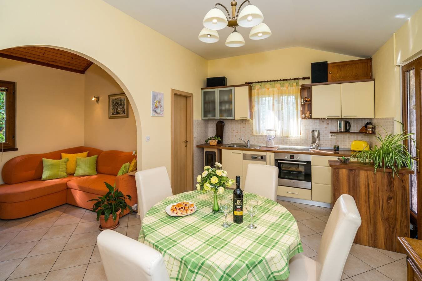 Foto 11 von 32: 2-Zimmer-Ferienwohnung mit Terrasse und Meerblick Necujam, Solta A-2090-a