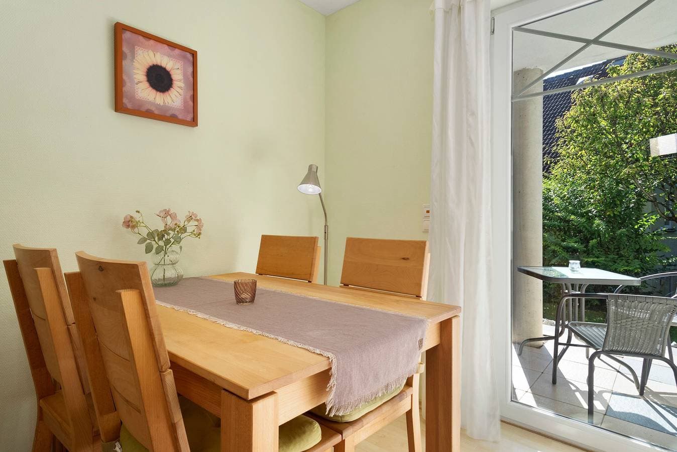 Foto 8 von 21: Ferienwohnung 'Jacqueline' mit privater Terrasse, Gemeinschaftsgarten und Wi-Fi