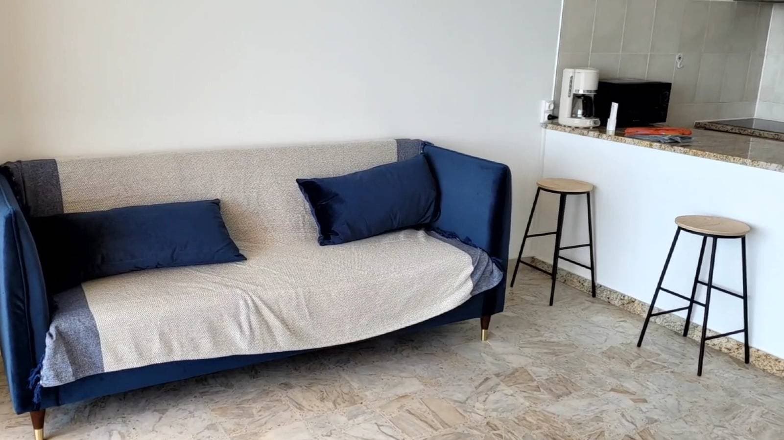 Foto 9 von 12: Gemütliches Studio mit Meerblick in Ajaccio - 30 m², Strandzugang