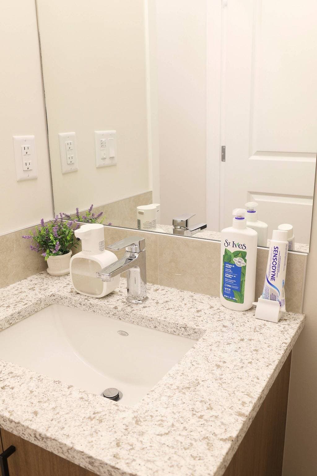 Foto 12 von 71: Private Suite in der Nähe des Flughafens Calgary