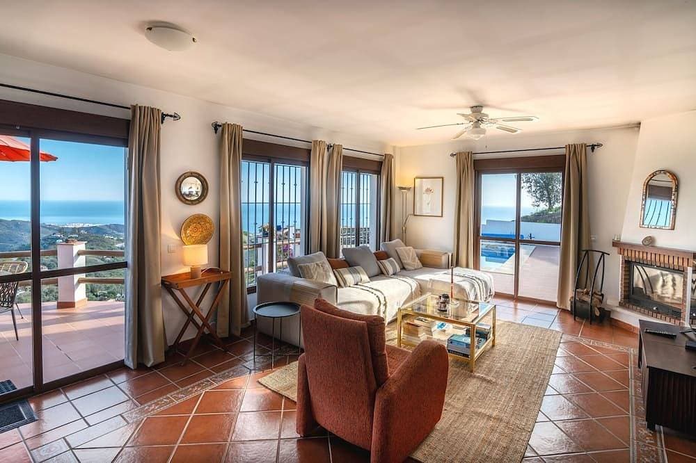 Foto 7 von 21: Los Naranjos - Luxusvilla mit Privatpool und herrlichem Meerblick