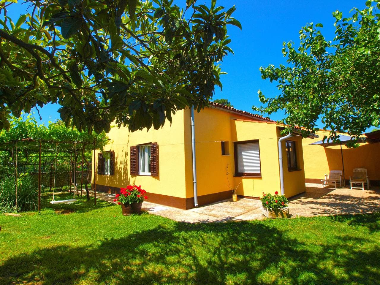 Foto 5 von 32: Ferienhaus für 5 Personen mit Terrasse