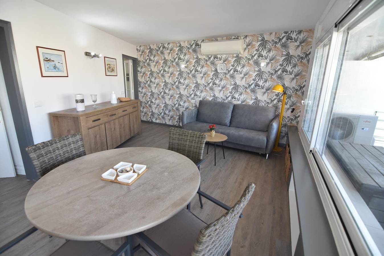 Foto 10 von 22: Apartment direkt am Strand in Roses, Costa Brava! 1 Schlafzimmer, Meerblick, Terrasse, kostenfreies WLAN. Buchen Sie jetzt!