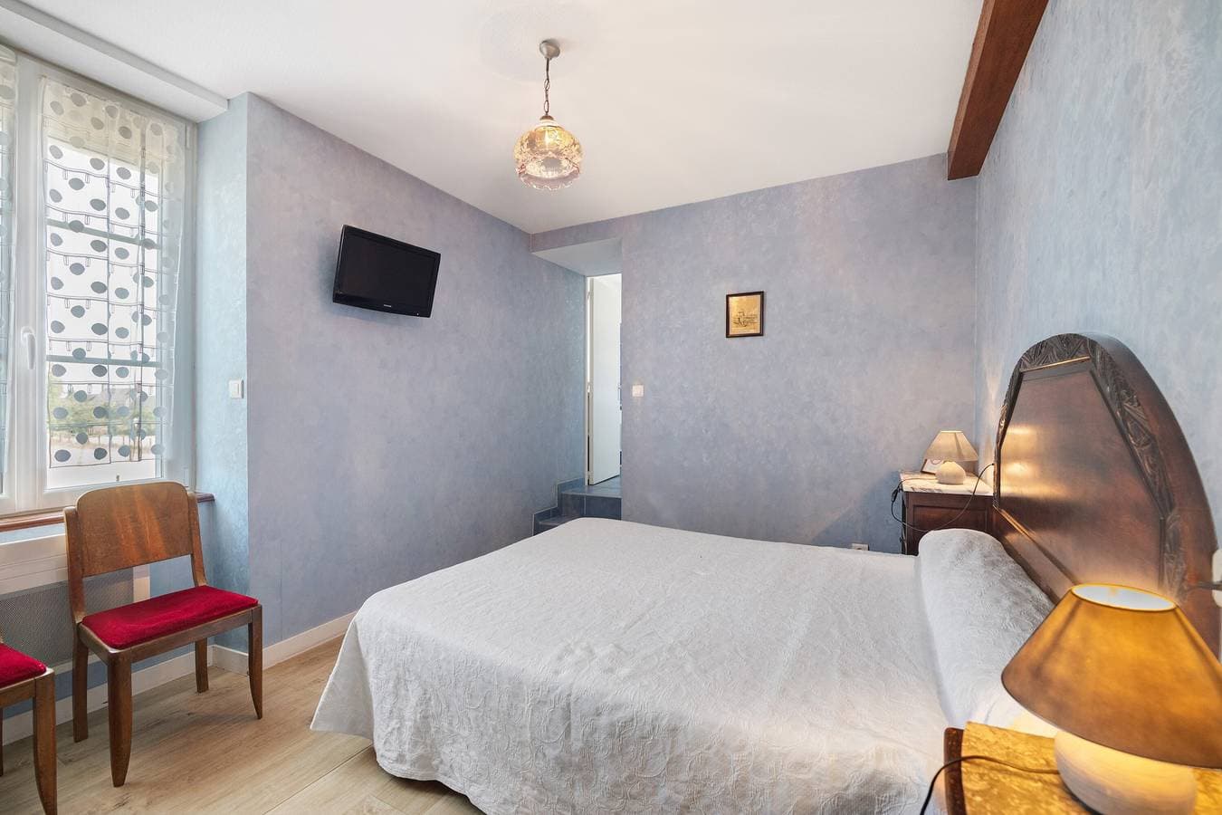 Foto 8 von 26: Gästezimmer „Chambre 1“ mit WLAN