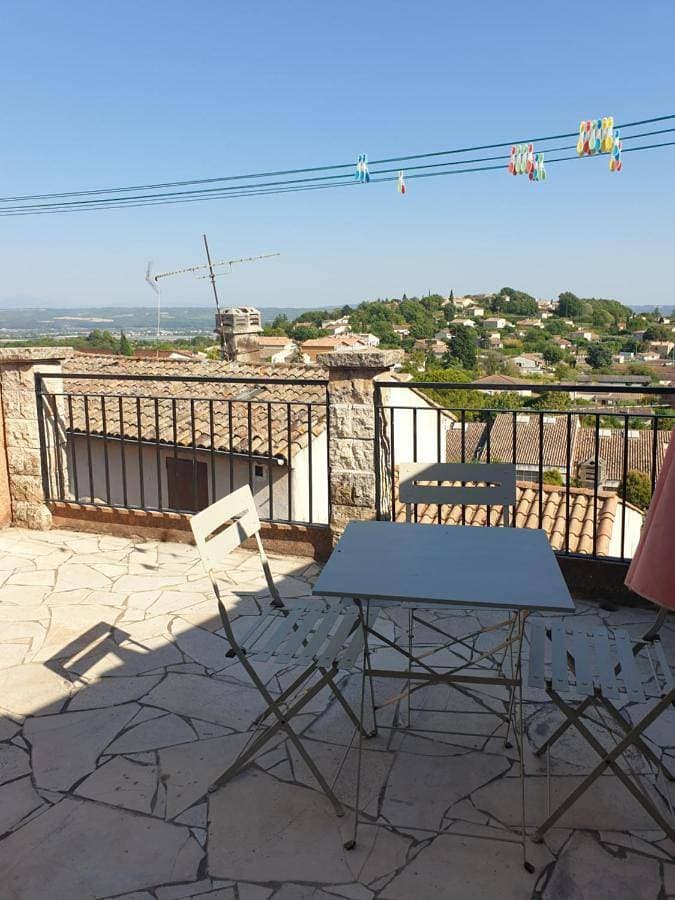 Charmante maison de village au cœur du Luberon 1