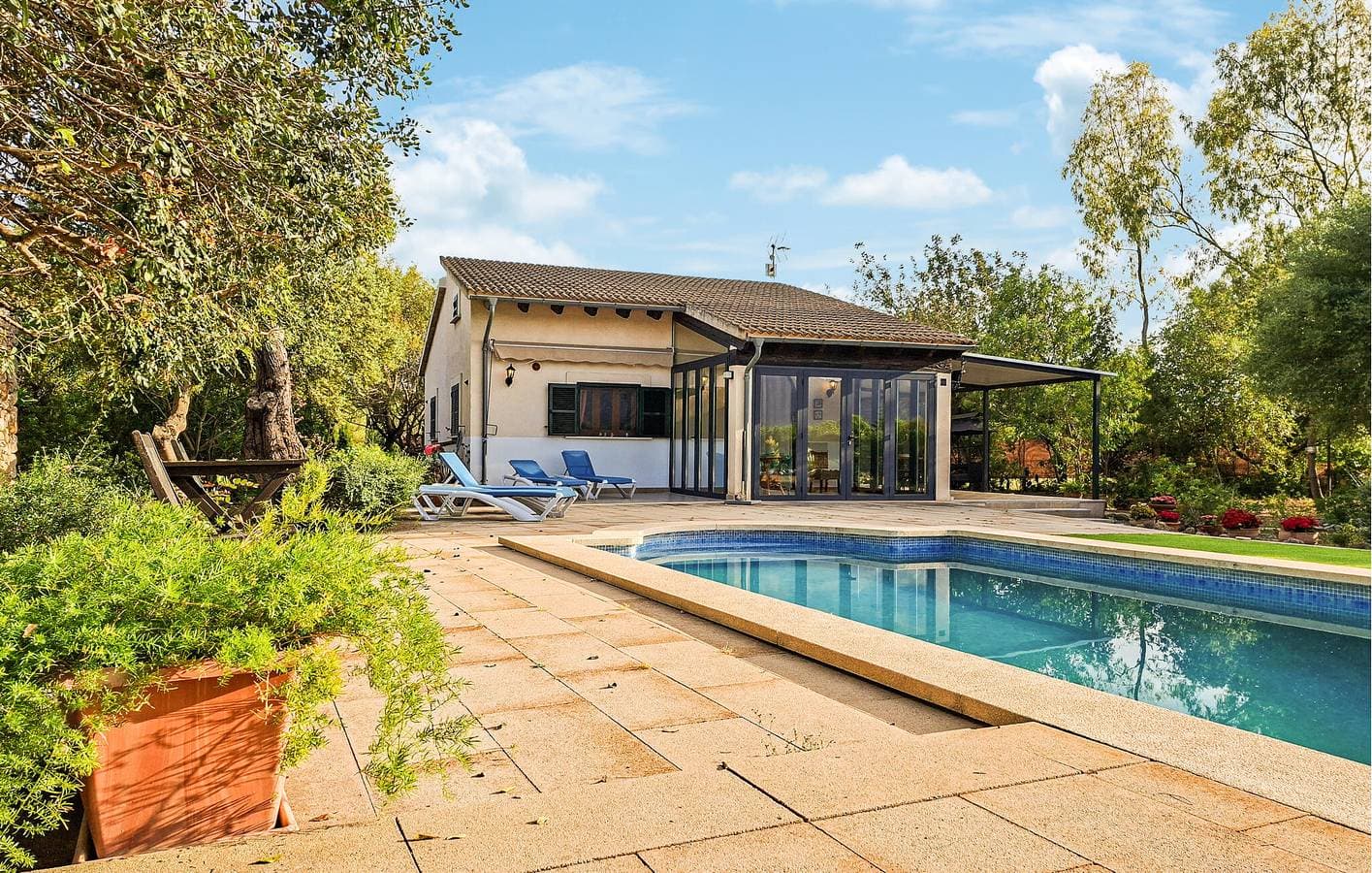 Foto 3 von 38: Gemütliche Terrassenwohnung mit Pool, Küche und Grill in Búger
