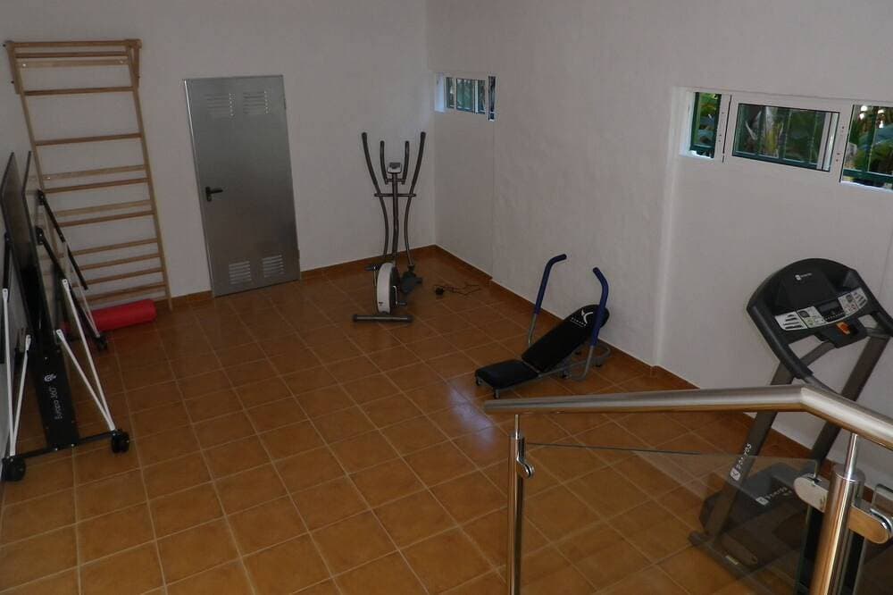 Foto 12 von 23: Einzigartige Luxusvilla in einer exotischen Bananenplantage. Beheizter Pool