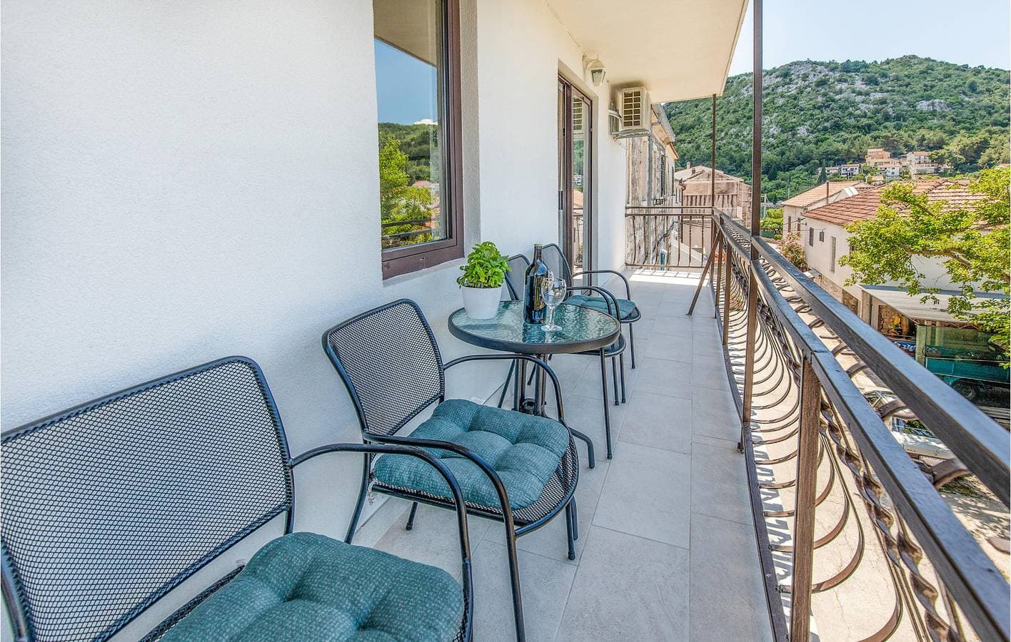 Foto 12 von 46: Gemütliche 70 m² große Wohnung mit Terrasse, WLAN und 300 m entferntem Strandzugang