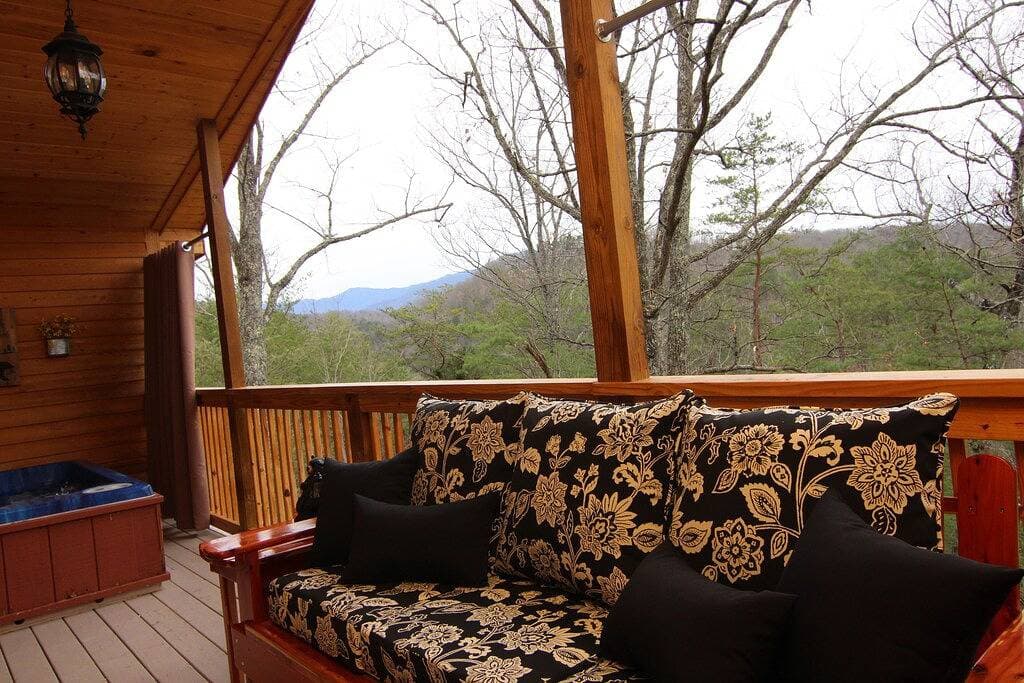 Foto 6 von 17: Über $ 700 in Gratis-Tickets, Abgeschiedene Hütte, Whirlpool, Herz-Jacuzzi, Internet, Gatlinburg, Pigeon Fg
