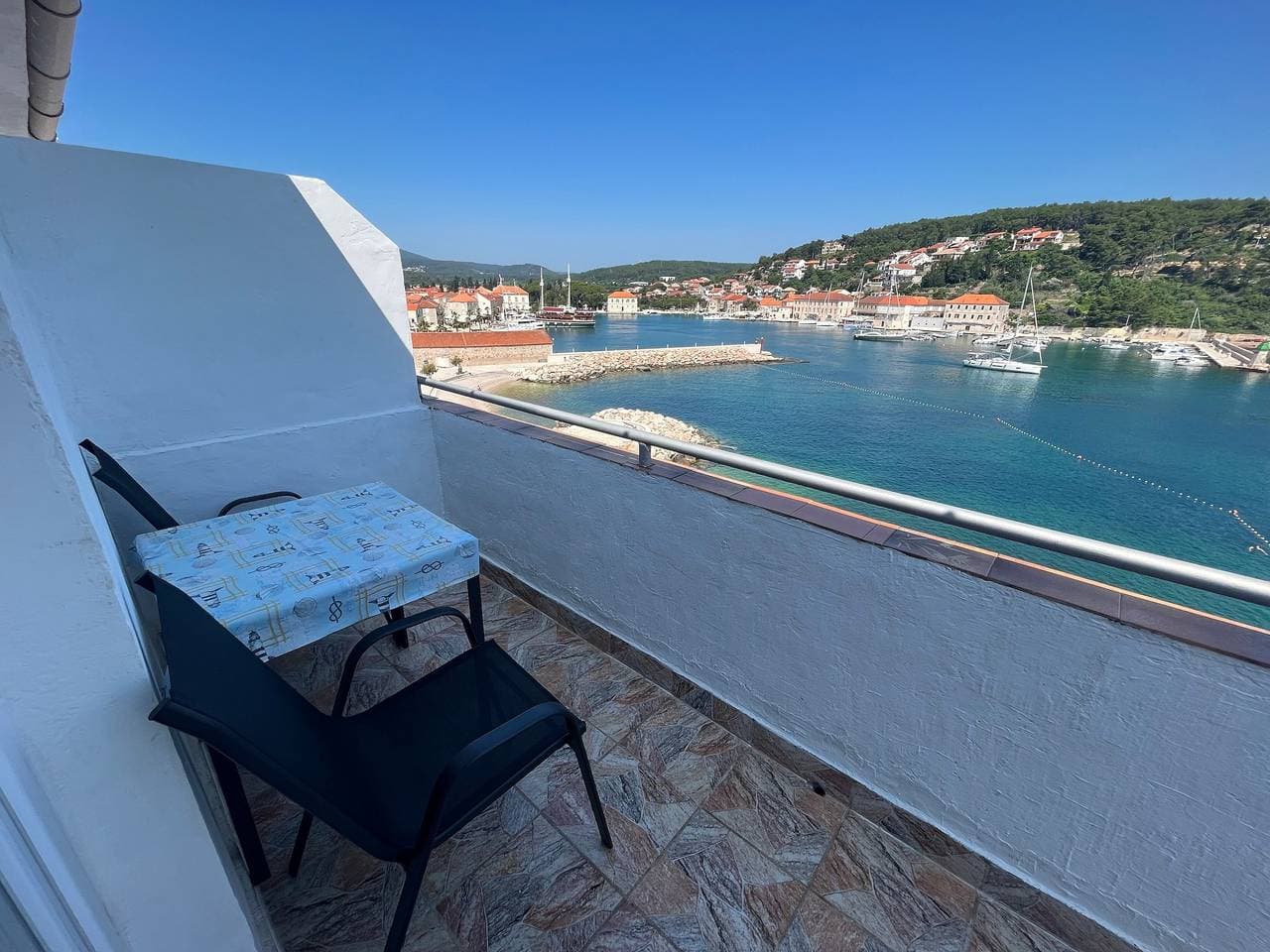 1-Zimmer-Ferienwohnung am Strand Jelsa, Hvar -c 1