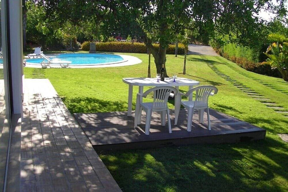 Quinta Ourolago Luxury V1 House, with swimming pool, gardens and lake. 1