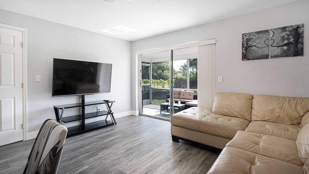 Foto 9 von 18: 2 bed/2bath unit close to yacht club Cape Coral