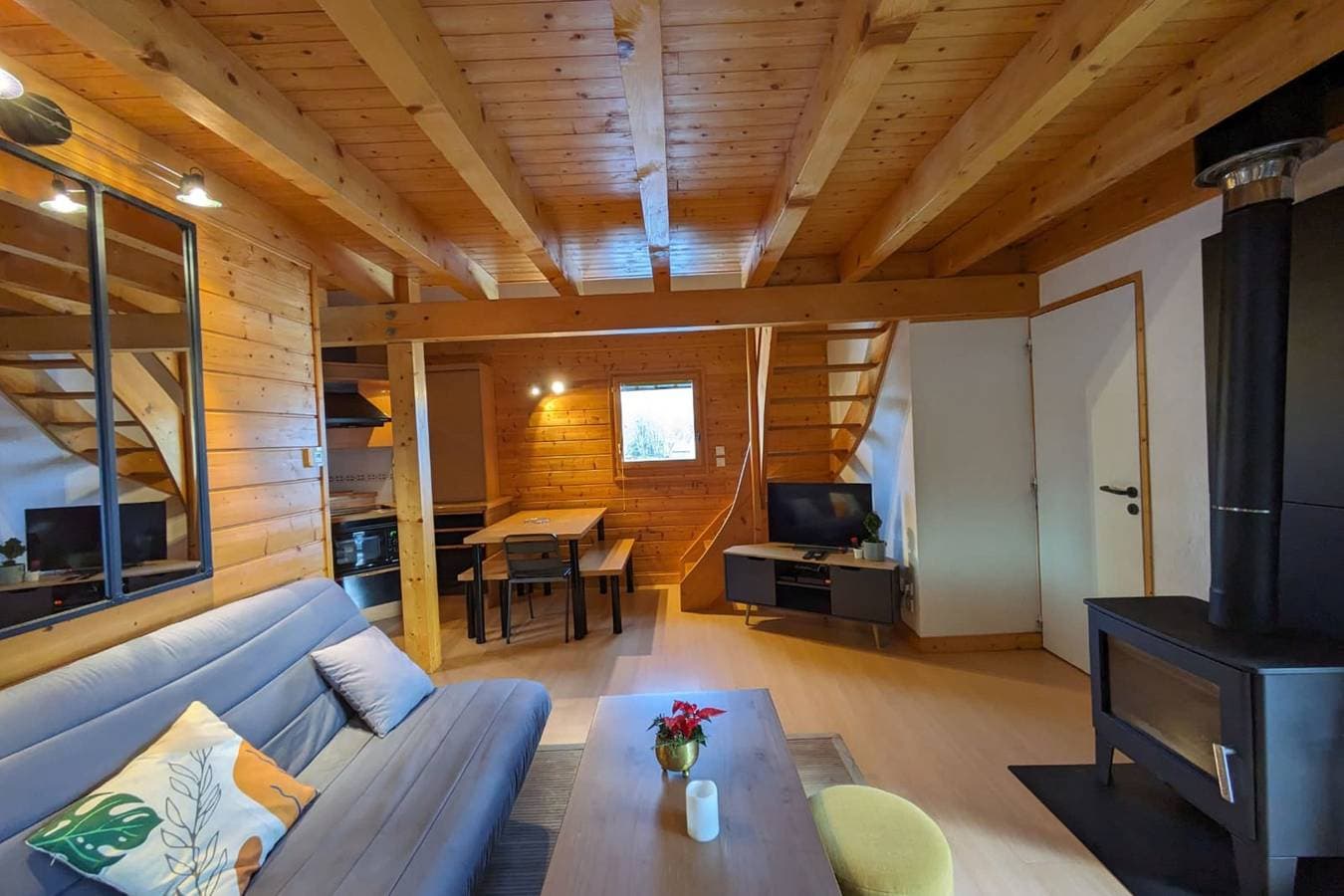 Foto 3 von 30: Chalet für 6 Personen mit Terrasse