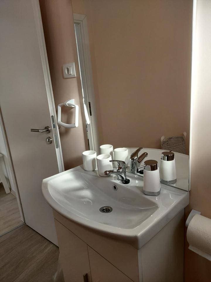 Foto 9 von 9: Double Room with Private Bathroom