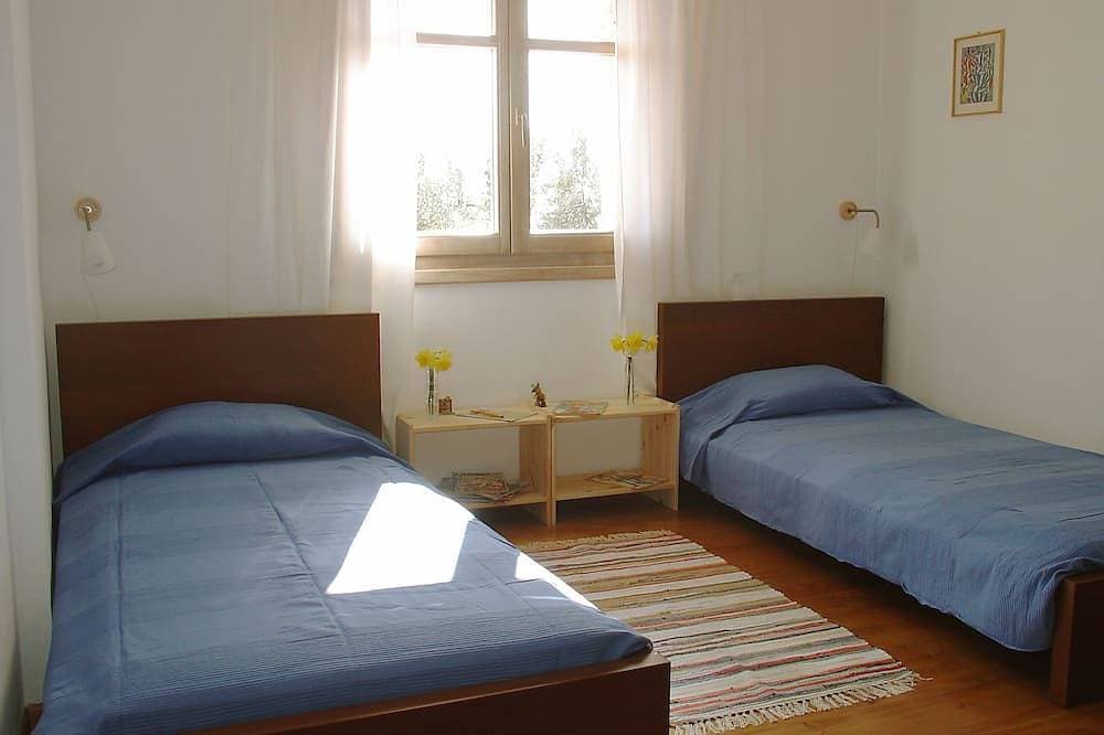Foto 3 von 21: Villa umgeben von Olivenhainen, 200 Meter vom Meer entfernt