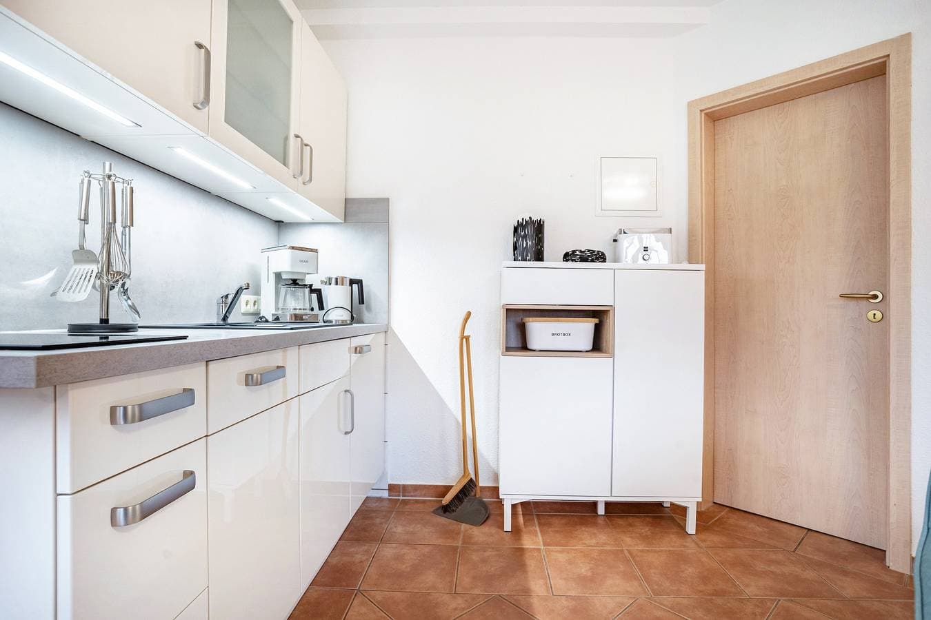 Foto 8 von 29: Apartment '8 Meeresbucht' mit Seeblick, privater Terrasse und WLAN