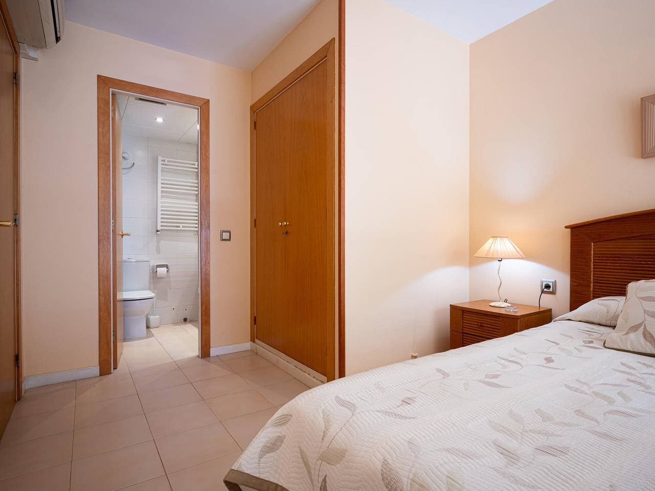 Foto 13 von 35: Ferienwohnung am Meer mit Parkplatz und Klimaanlage