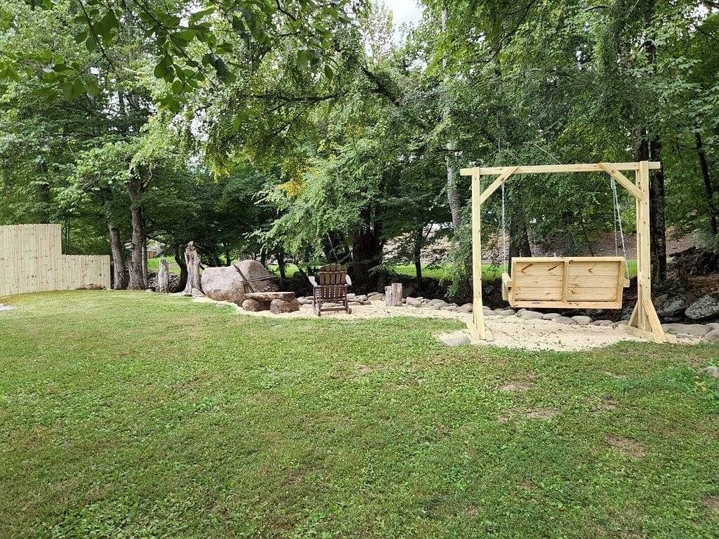 Foto 11 von 41: A Rushing Stream of Dreams Creekside Cabin 1 min to National Park!