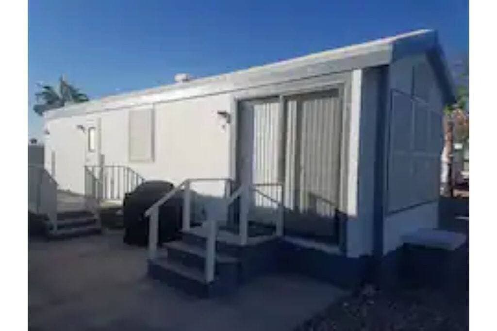 Foto 9 von 11: Lake Havasu Cabin on Island w/Boat Launch Ramp