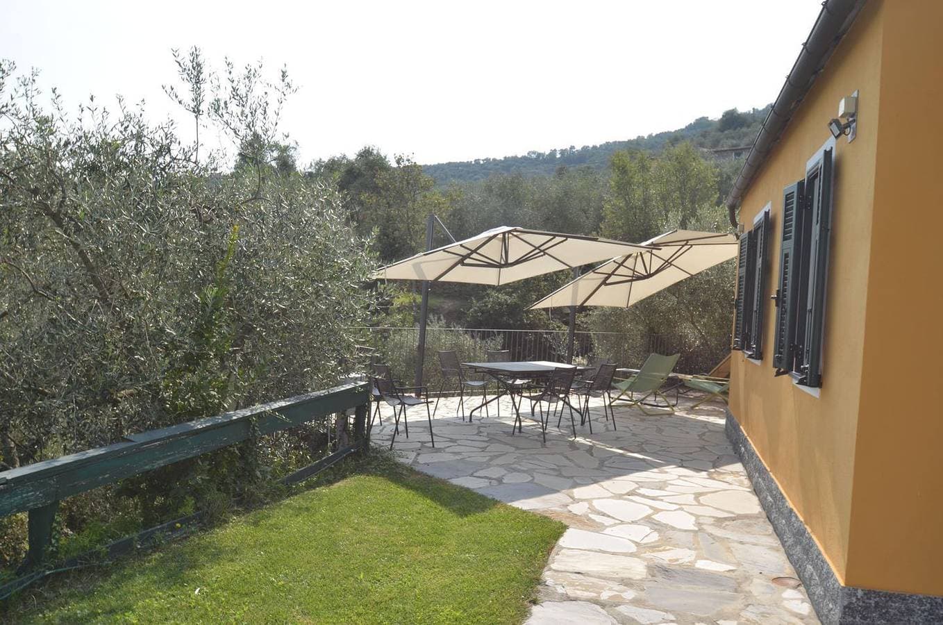 Foto 11 von 28: Alleinstehendes Ferienhaus mit Pool und Garten in Panoramalage