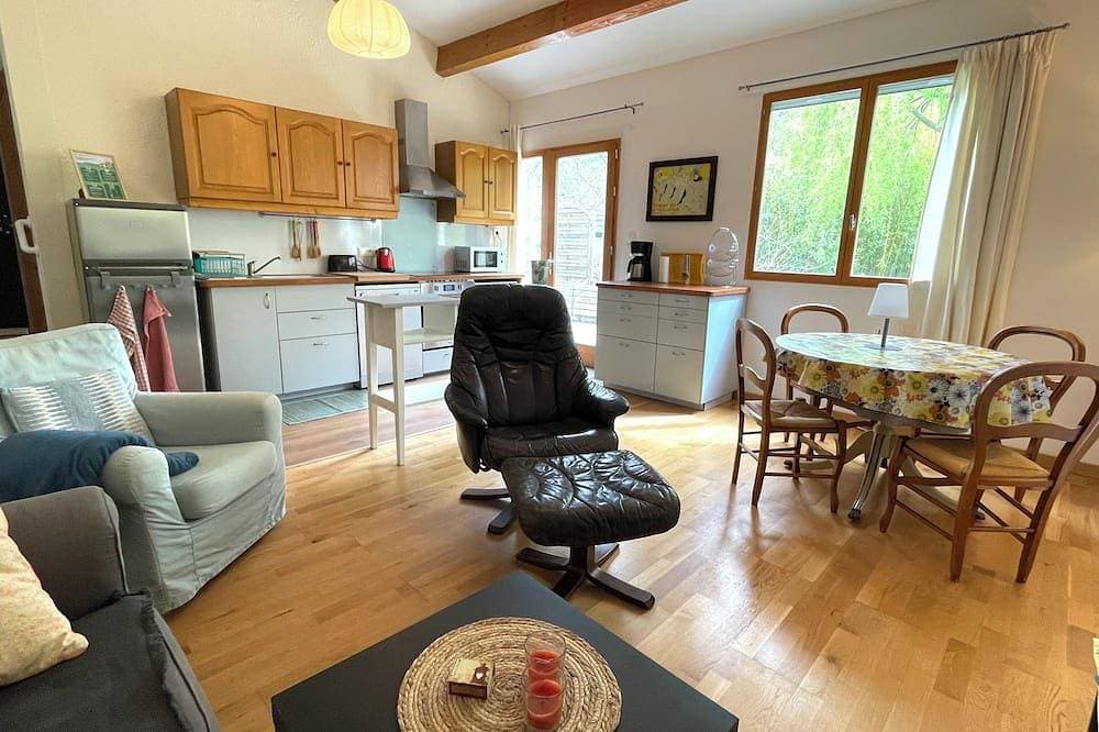 Foto 9 von 13: Comfortable gîte in a quiet, green setting. With swimming pool