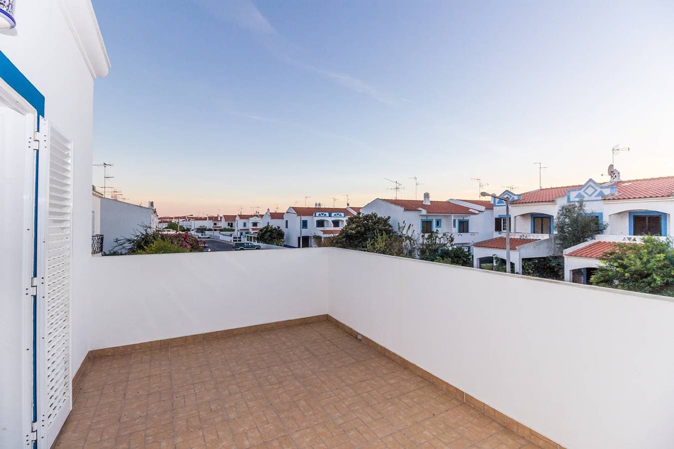 Foto 13 von 20: 3 Schlafzimmer Villa mit Terrasse in Praia da Manta Rota by AlgarveManta (2V3)