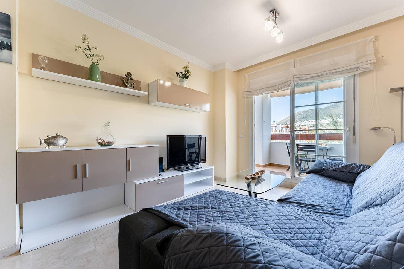 Foto 9 von 23: Ferienwohnung für 4 Personen mit Seeblick