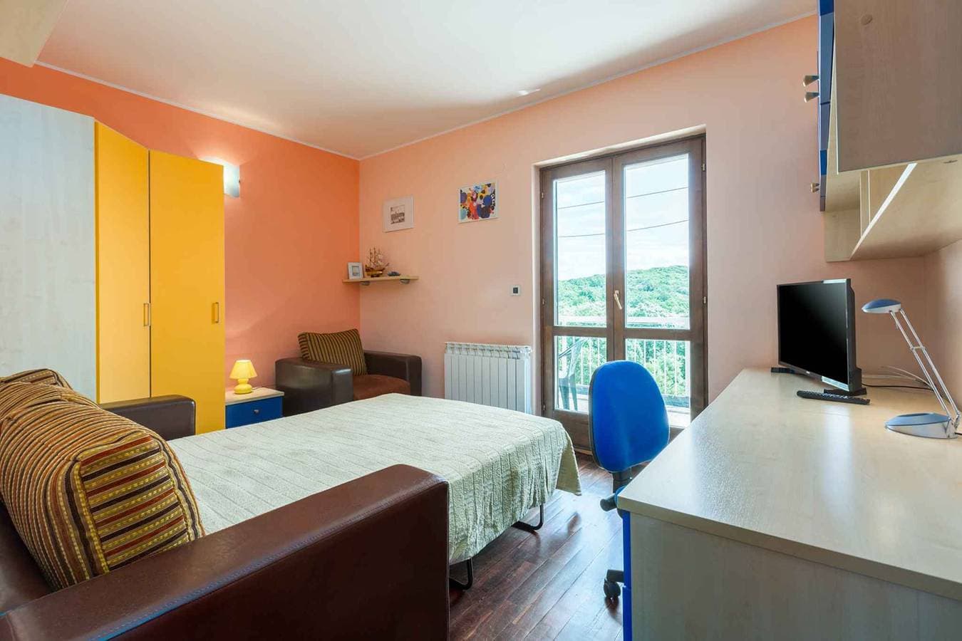 Foto 13 von 24: Ferienwohnung mit Klimaanlage und Balkon