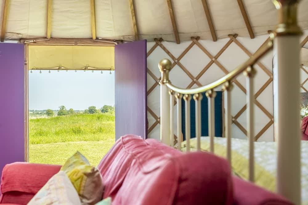 Foto 9 von 30: Luxury glamping with hot tub  - Valley View Yurt