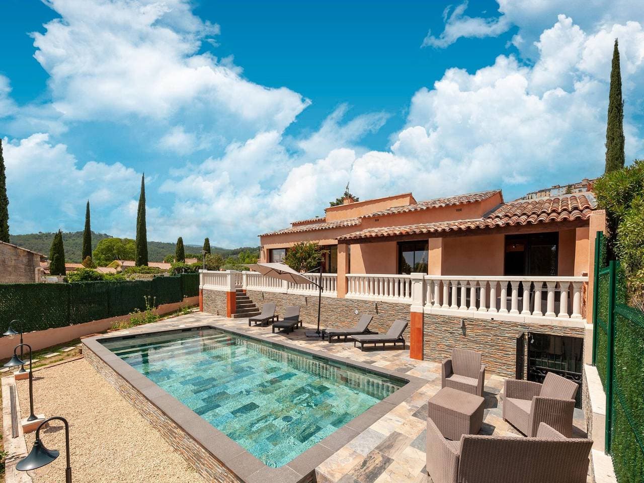 Villa Jenuska, Elegantes Ferienhaus in Callian mit privatem Pool 1