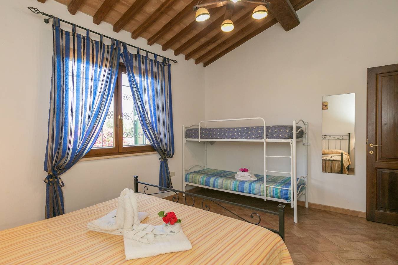 Foto 11 von 18: Bauernhof "Il Pino - Mandorlo" mit Gemeinschaftspool, privater Terrasse und WLAN
