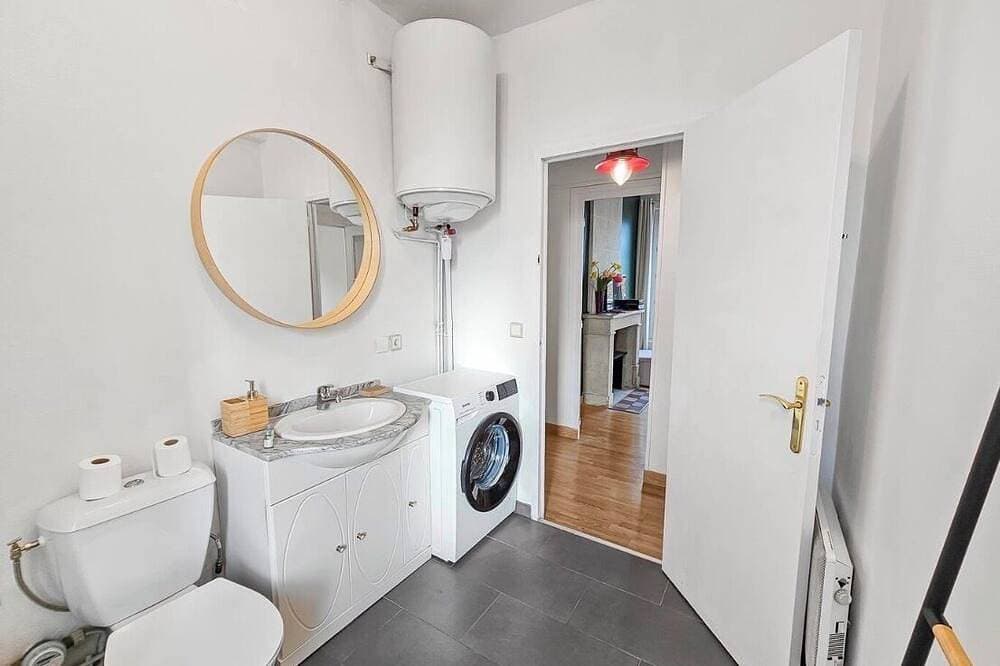 Foto 5 von 10: A Cozy, Bright Space, Between the Train Station and Downtown, with a Separate Entrance