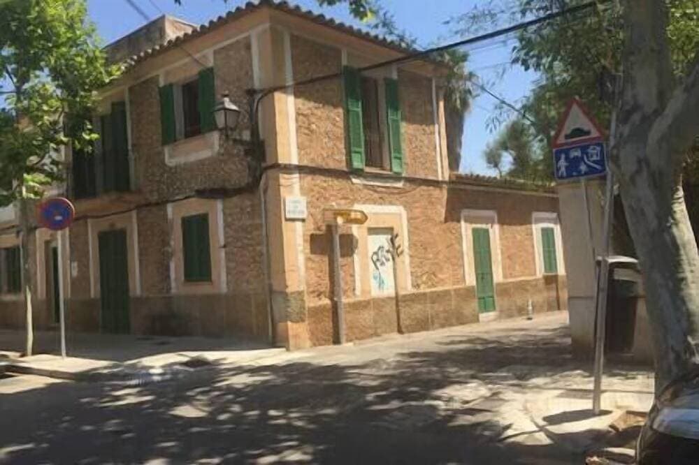 Foto 13 von 23: Little House & Garden In Palma Next To University