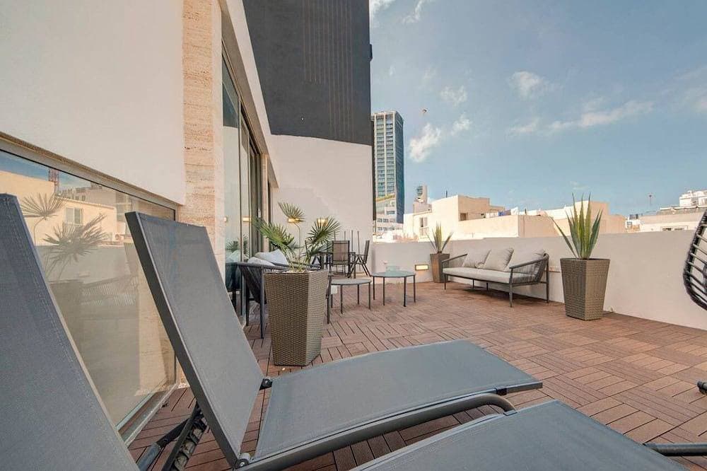 A lovely 2Br penthouse in St Julians, Pv w/WIFI 1