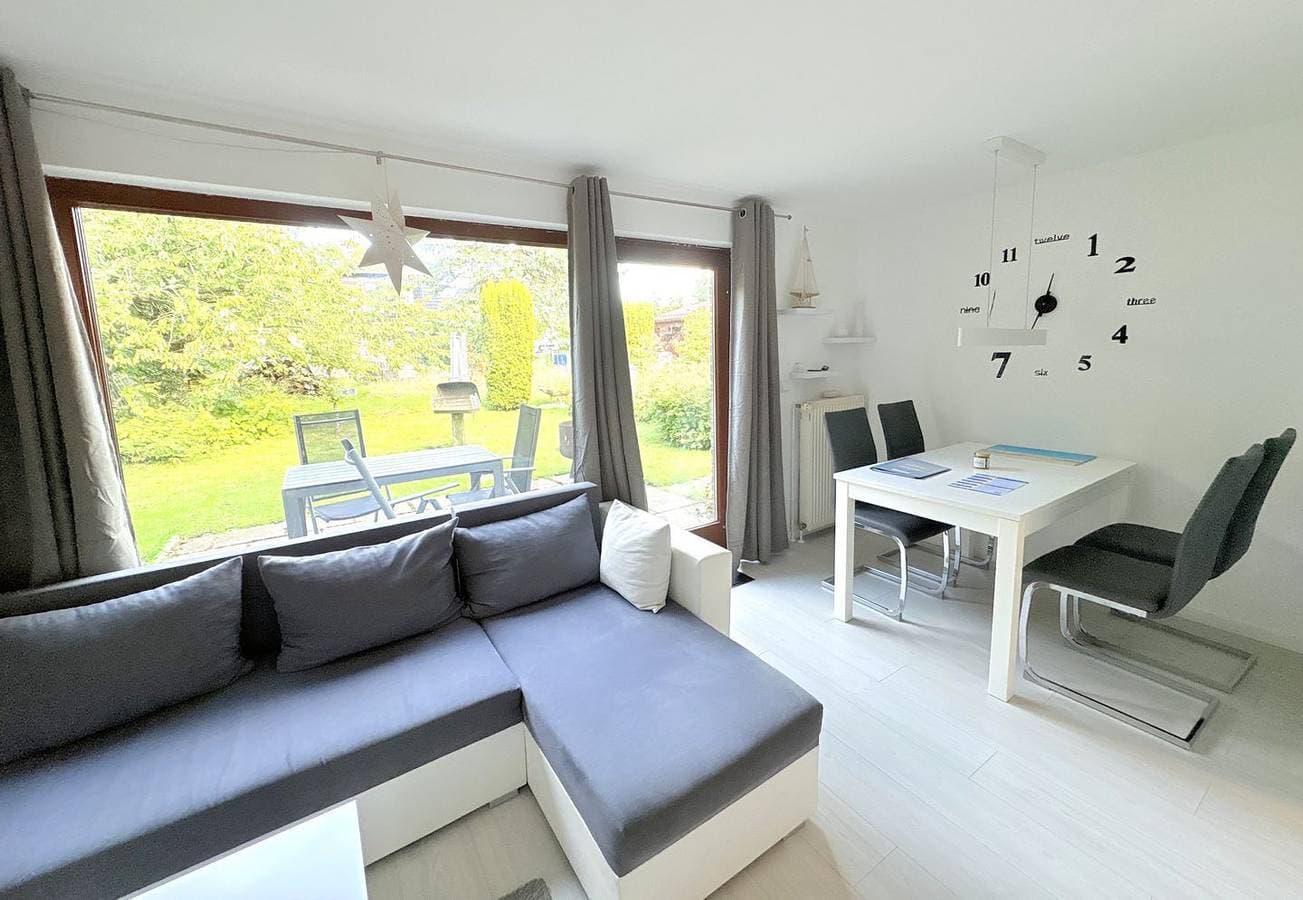Foto 5 von 23: Bungalow im Garten - Komfortables Ferienhaus mit Terrasse und Feuerschale