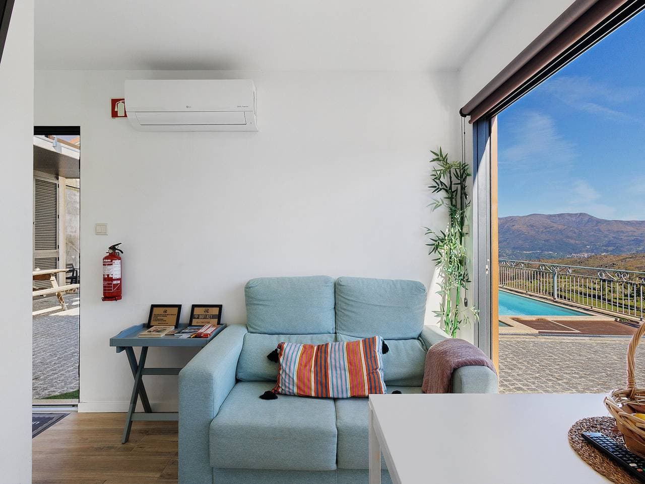 Foto 2 von 32: Bungalow „T1 - Casa Dona Florinda“ mit Bergblick, WLAN und Klimaanlage
