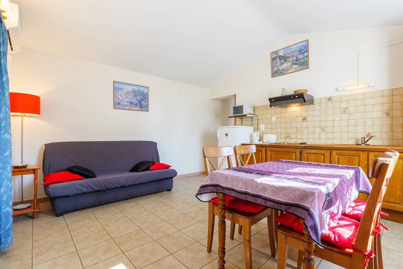 Foto 2 von 35: Ferienhaus „Le Cade - La Fontinelle“ in Bessas für bis zu 4 Personen