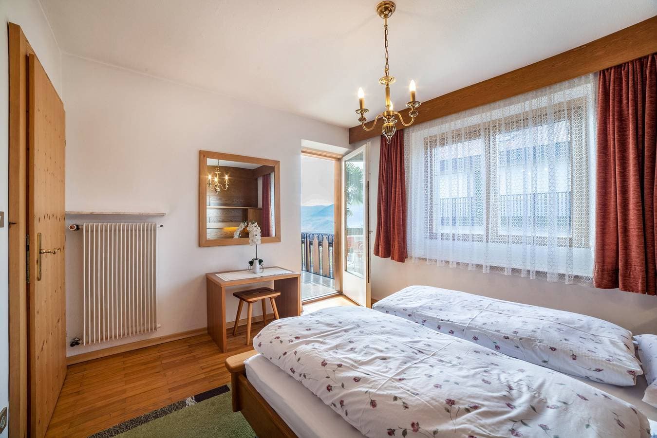 Foto 13 von 22: "Adang Ferienwohnung Etschtal" mit Bergblick, Garten und WLAN