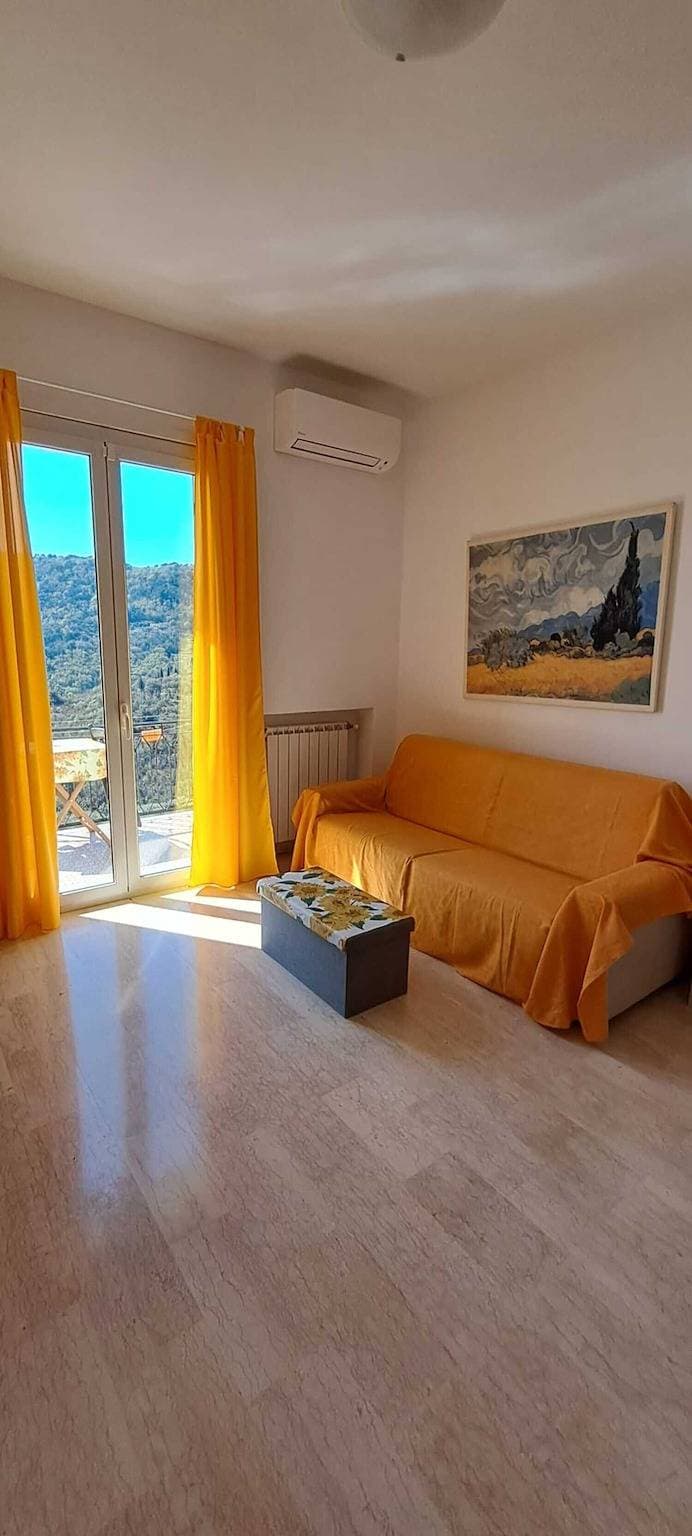 Foto 7 von 26: Haustierfreundliche Ferienwohnung I Girasoli mit Meerblick und WLAN