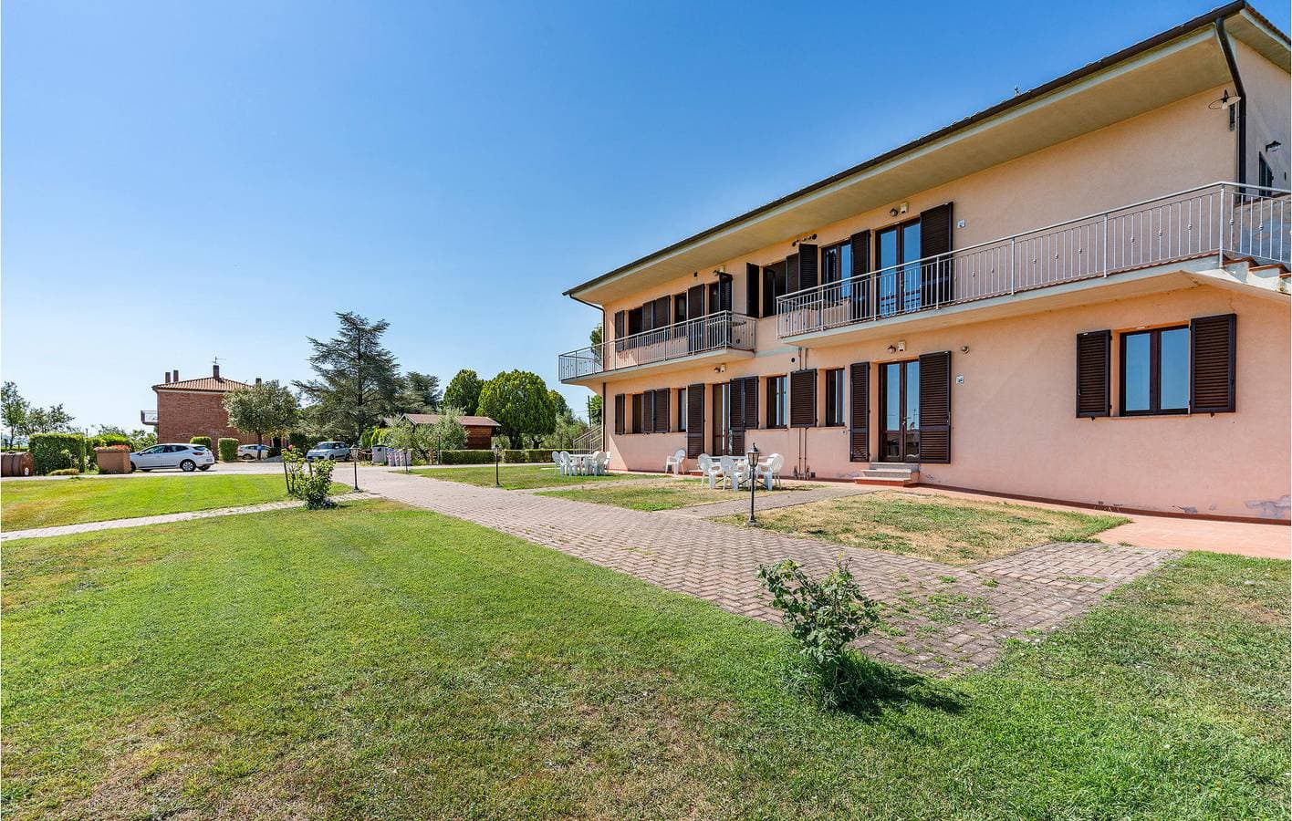 Gemütliches Apartment am Pool mit WiFi und Parkplatz 1